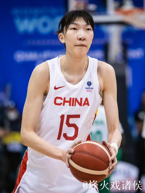 韩旭队友：韩旭为球队带来了很多观众，谁不喜欢看她打球呢
